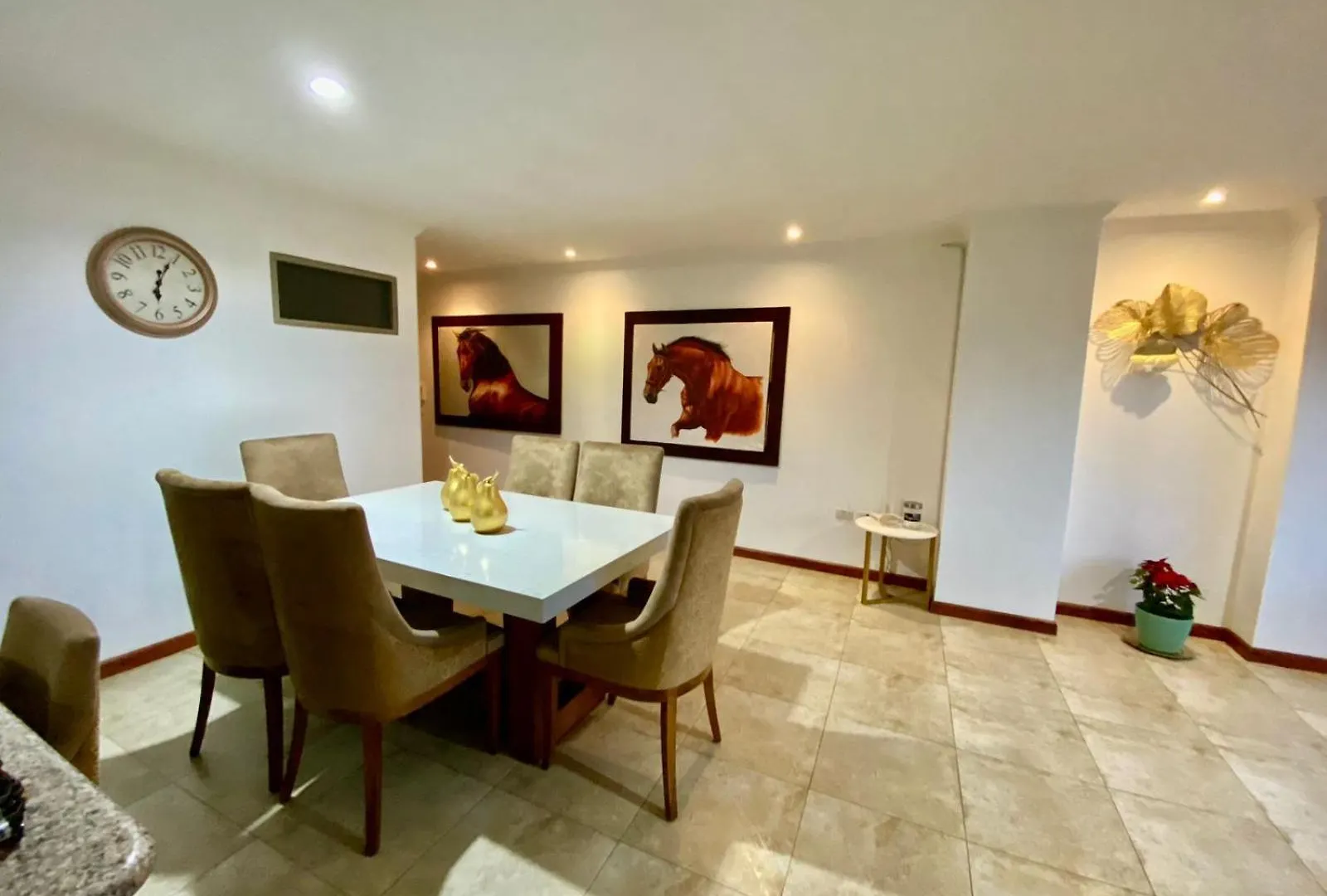Departamento De Lujo, Cuenca, Adrianashome Ecuador